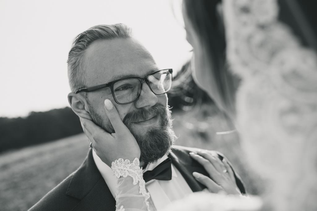 wedding portraits black and white groom portrait