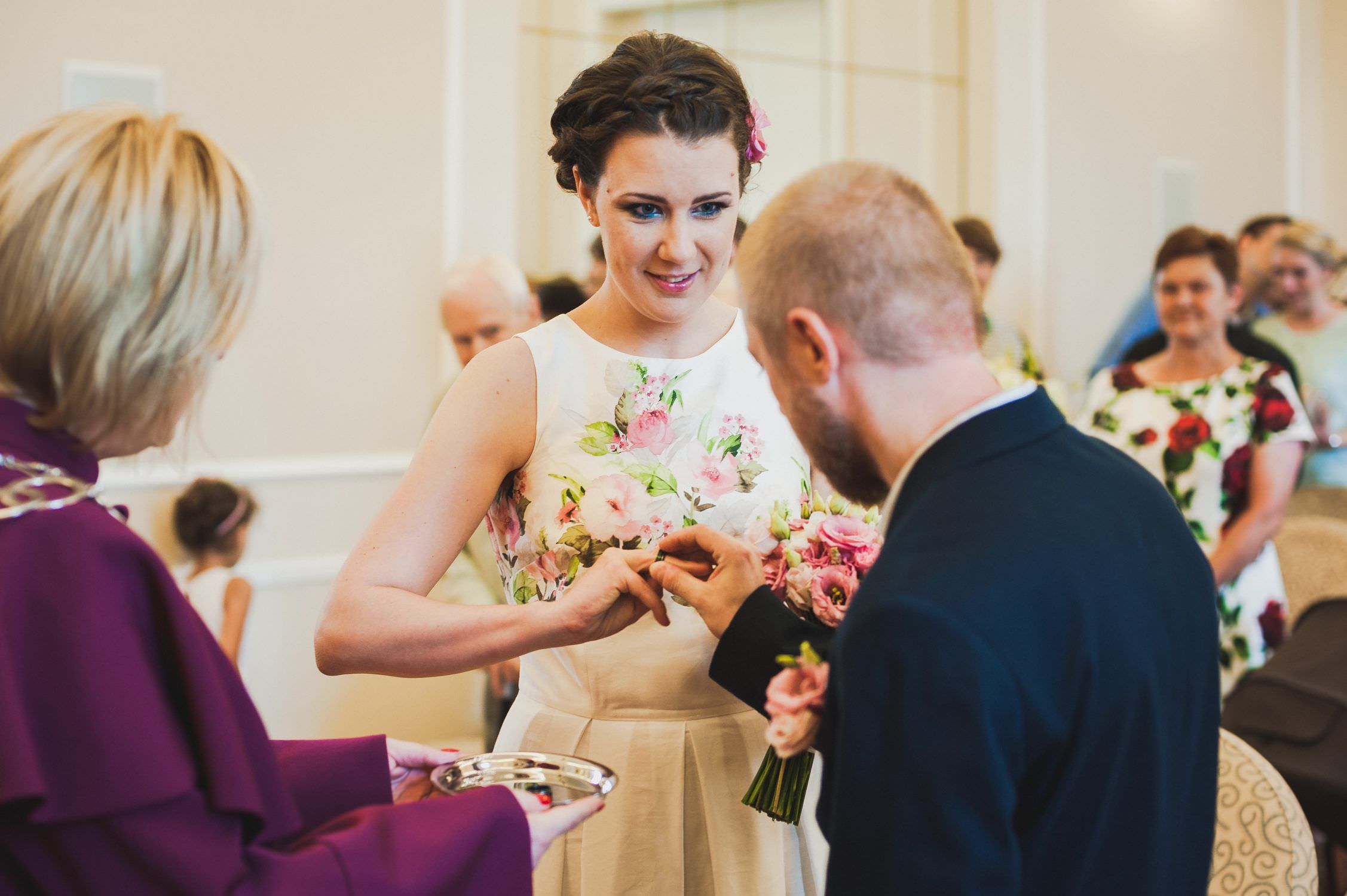 bride give ring for husband