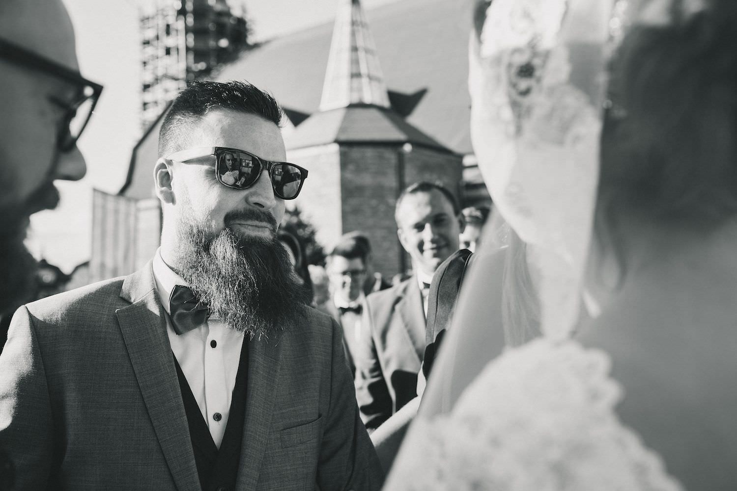 beard man in glasses on wedding