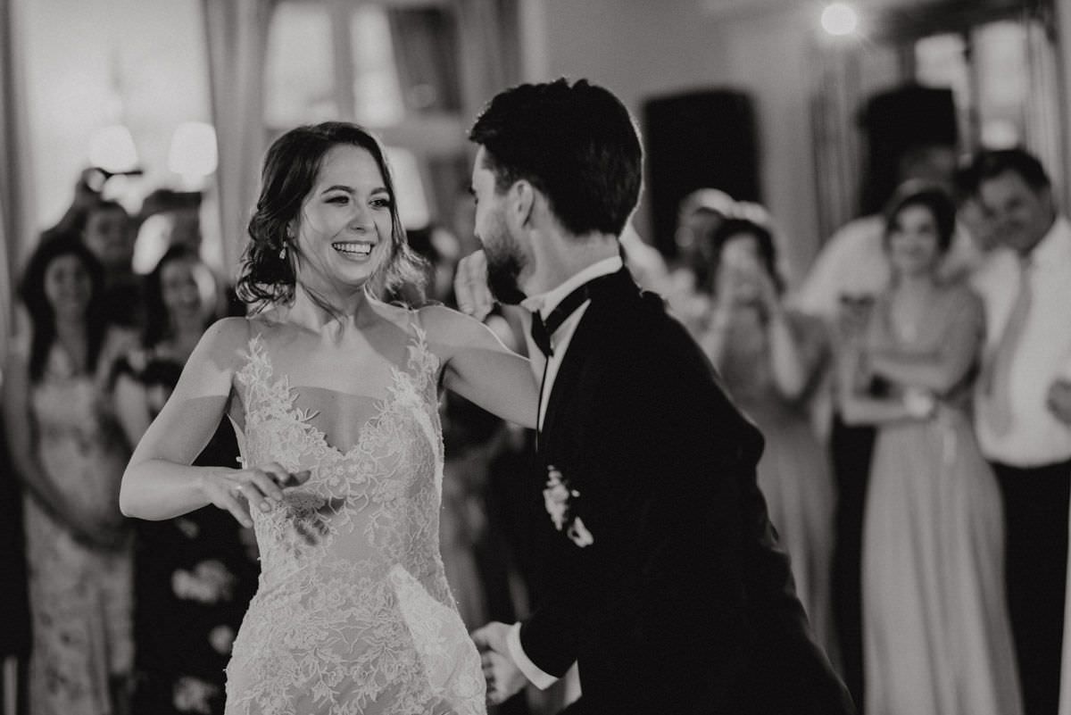 first dance of married couple