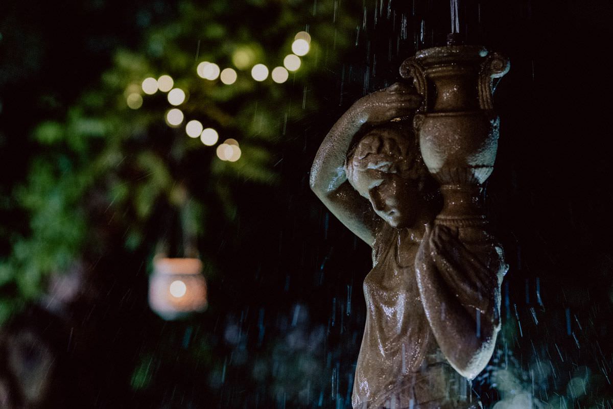 monument in villa Julianna