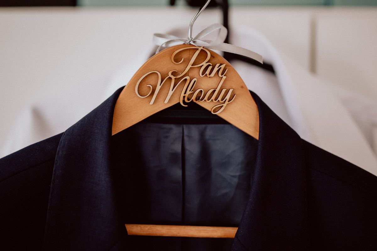 groom's suit hanger