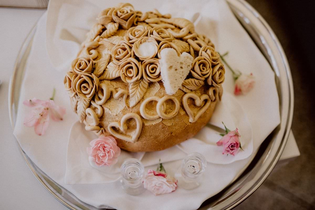 wedding bread with salt and two glasses of vodka
