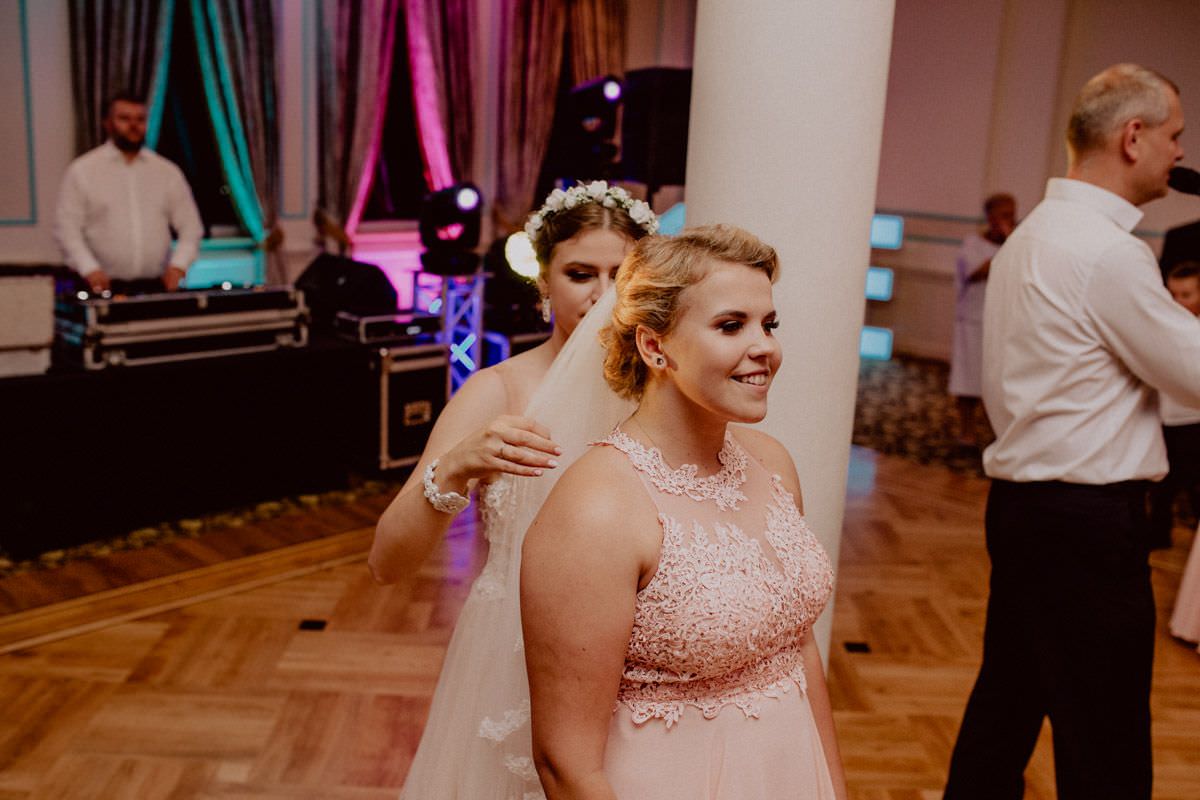 the bride puts on a veil of winning