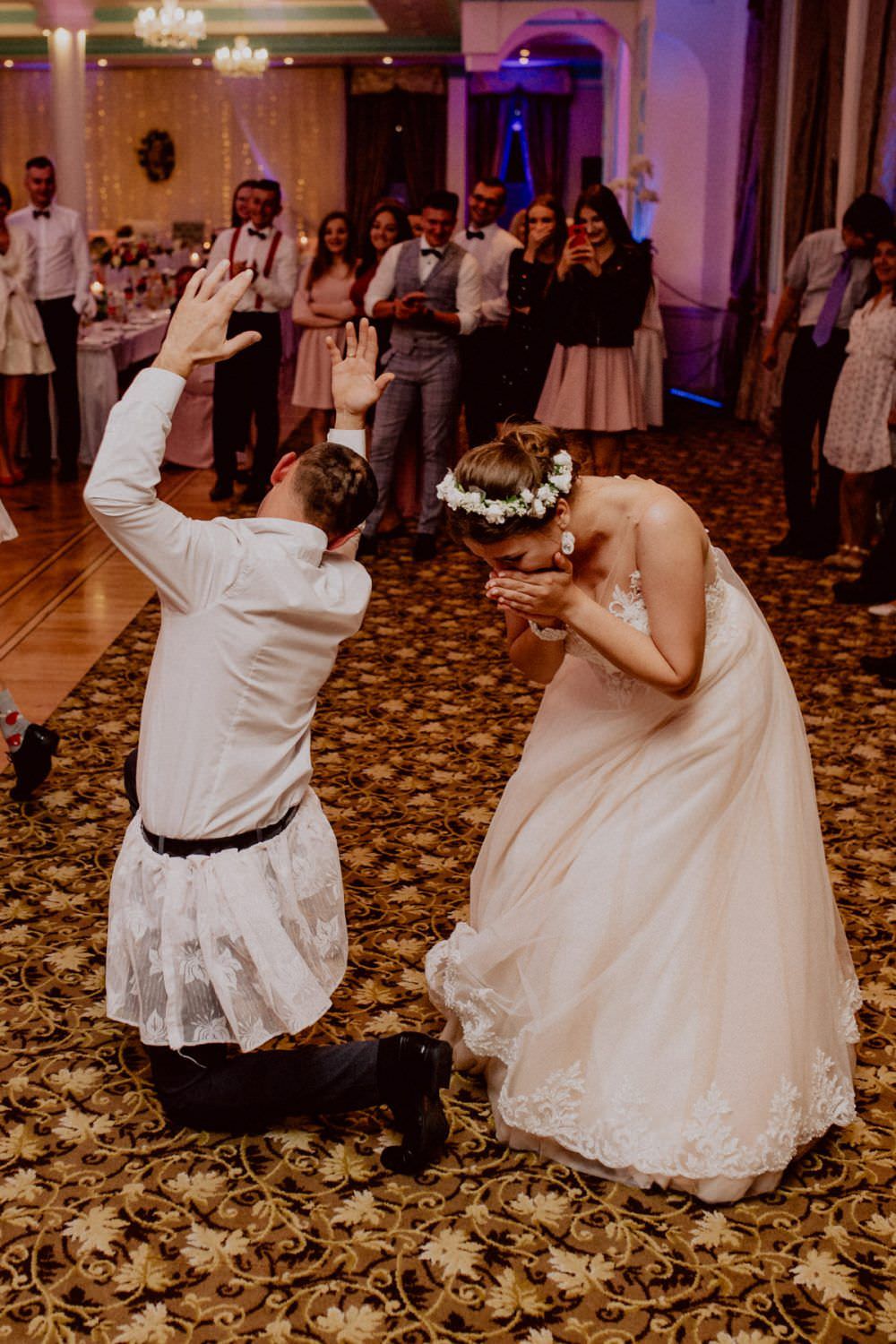 wedding funny dance with bride