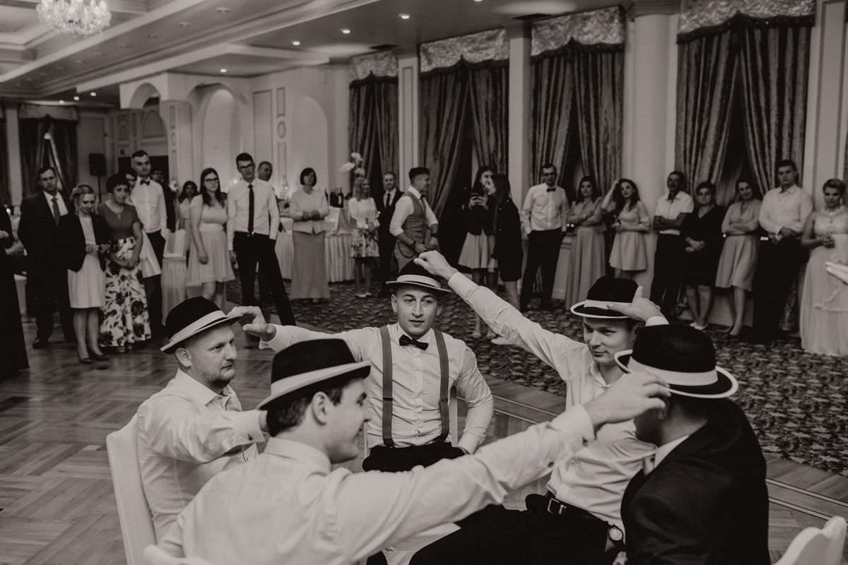 wedding game with hats black and white